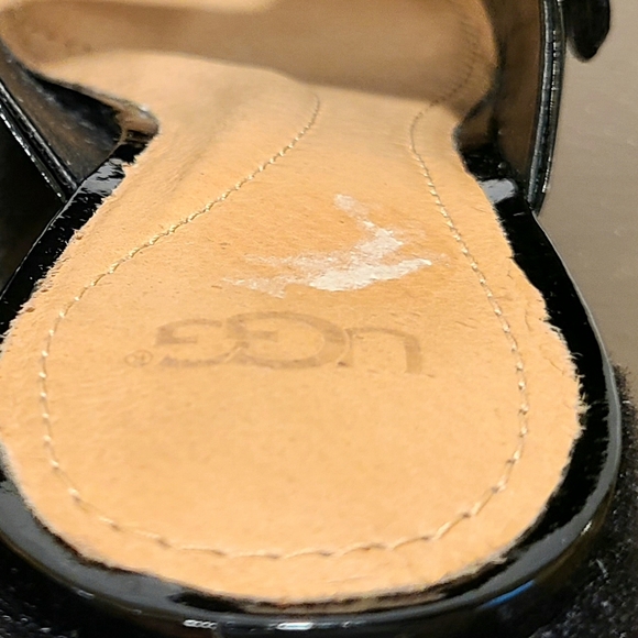 UGG Hayden Black Patent Leather and Shearling Mule Size 6 - Picture 8 of 11